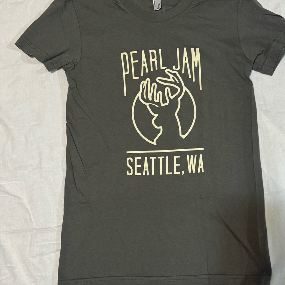 Pearl Jam Official green women's  Tee
